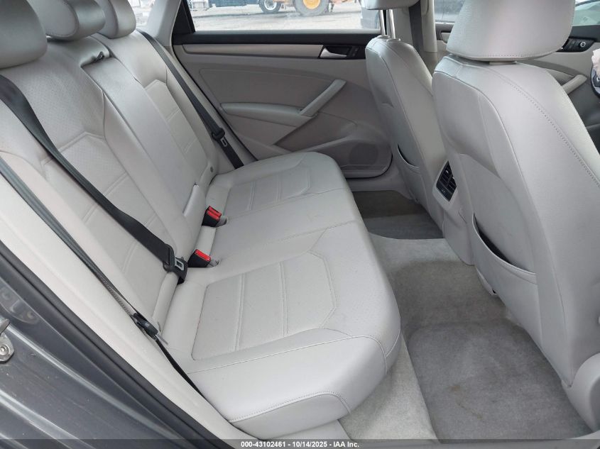 2015 Volkswagen Passat 2.0L Tdi Se VIN: 1VWBV7A3XFC092475 Lot: 43102461