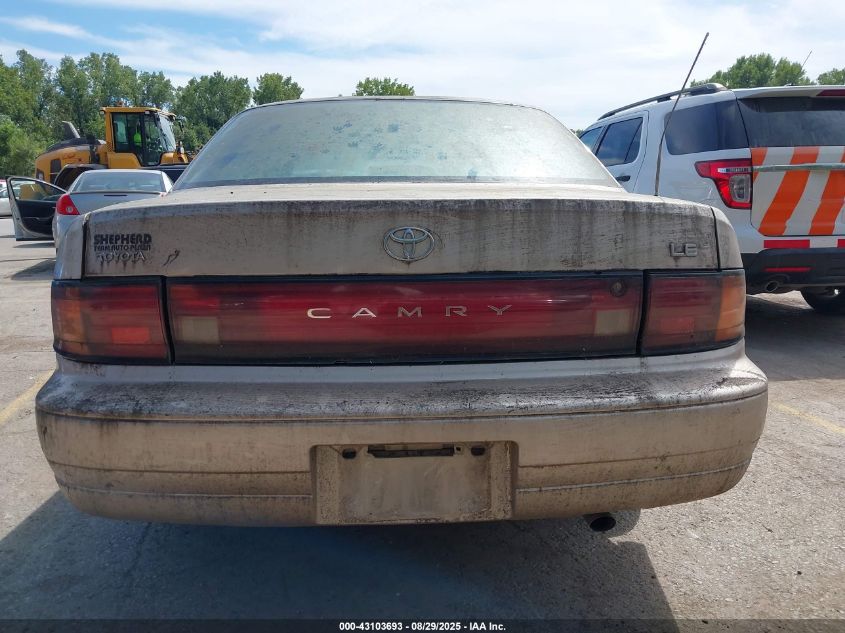 1992 Toyota Camry Le VIN: 4T1SK12EXNU122412 Lot: 43103693