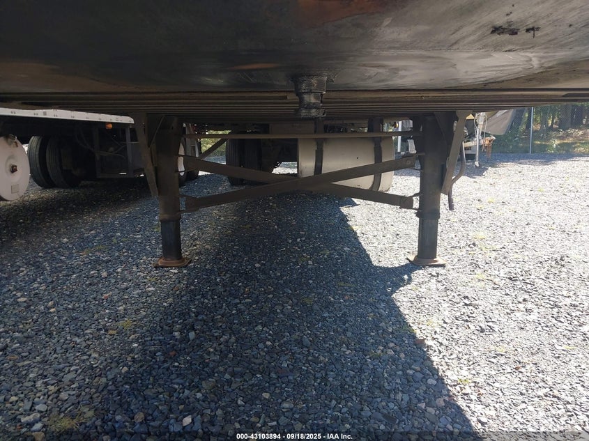 1UYVS2362EM936604 2014   photo no. 7