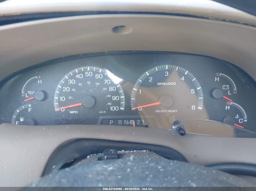 2000 Ford F-150 Lariat/Xl/Xlt VIN: 1FTRX08L2YKB39385 Lot: 43104098