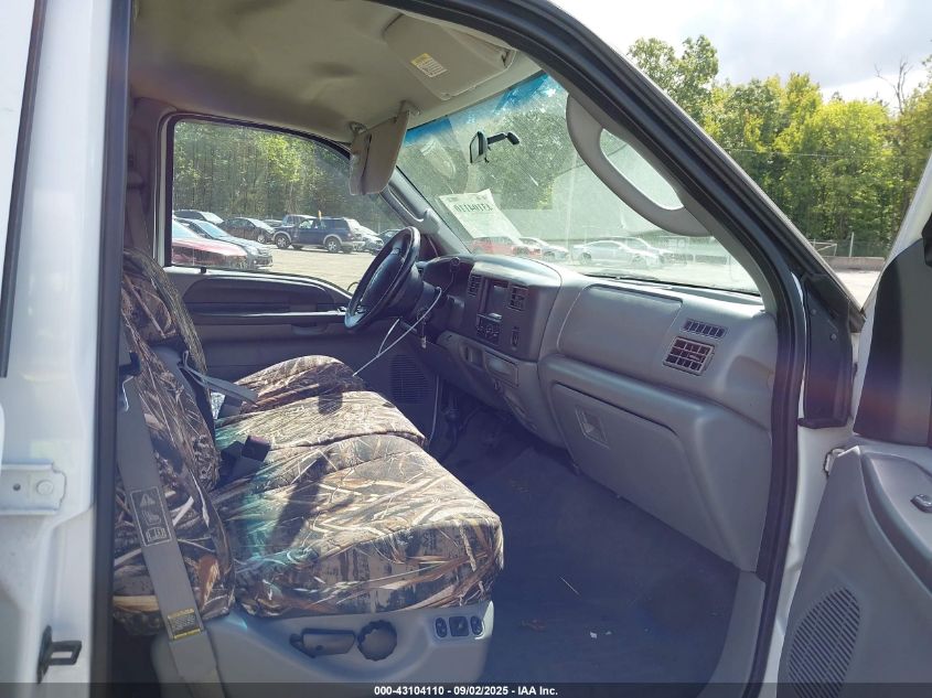 2003 Ford F-350 Lariat/Xl/Xlt VIN: 1FTWW33F13EA17990 Lot: 43104110