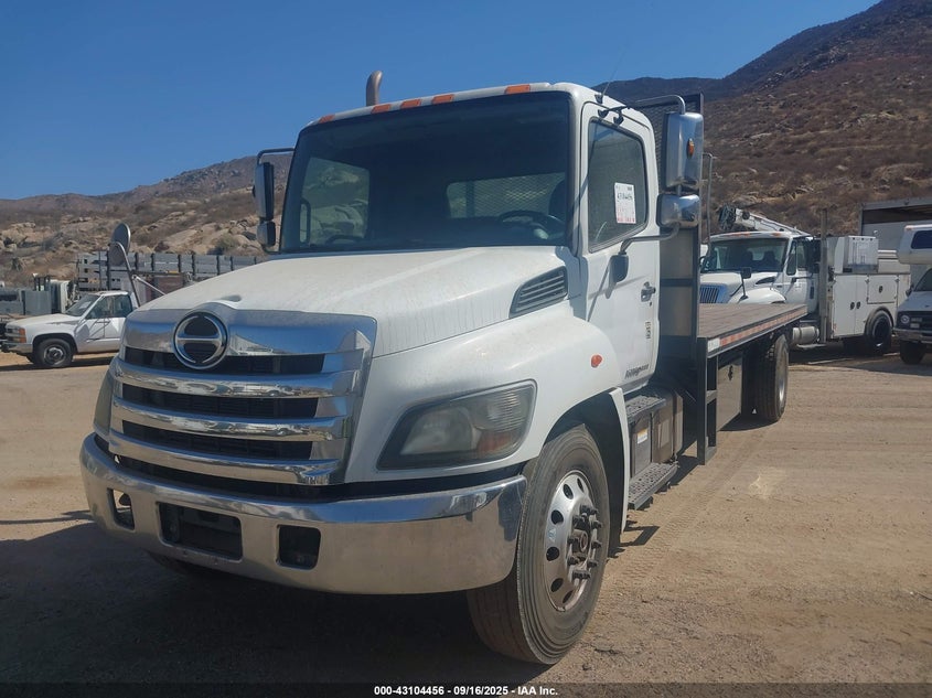 5PVNV8JT4J4S54710 2018   photo no. 2