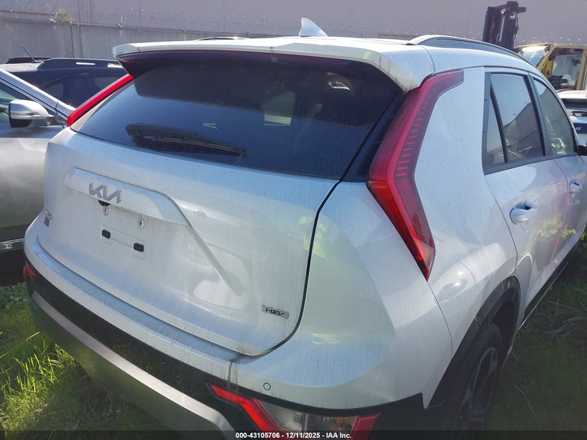 KNDCR3LE9P5037816 2023 KIA NIRO photo no. 4
