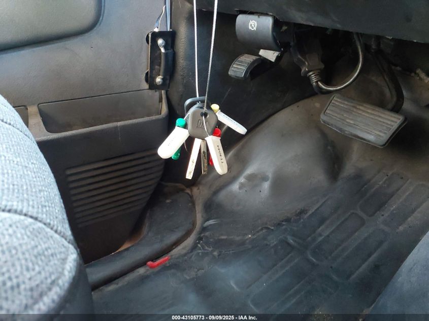 2017 Chevrolet Express 2500 Work Van VIN: 1GCWGAF11H1179652 Lot: 43105773