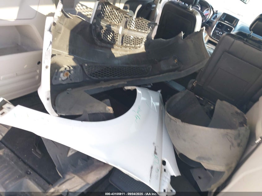 2018 Dodge Grand Caravan Sxt VIN: 2C4RDGCG9JR300351 Lot: 43105911