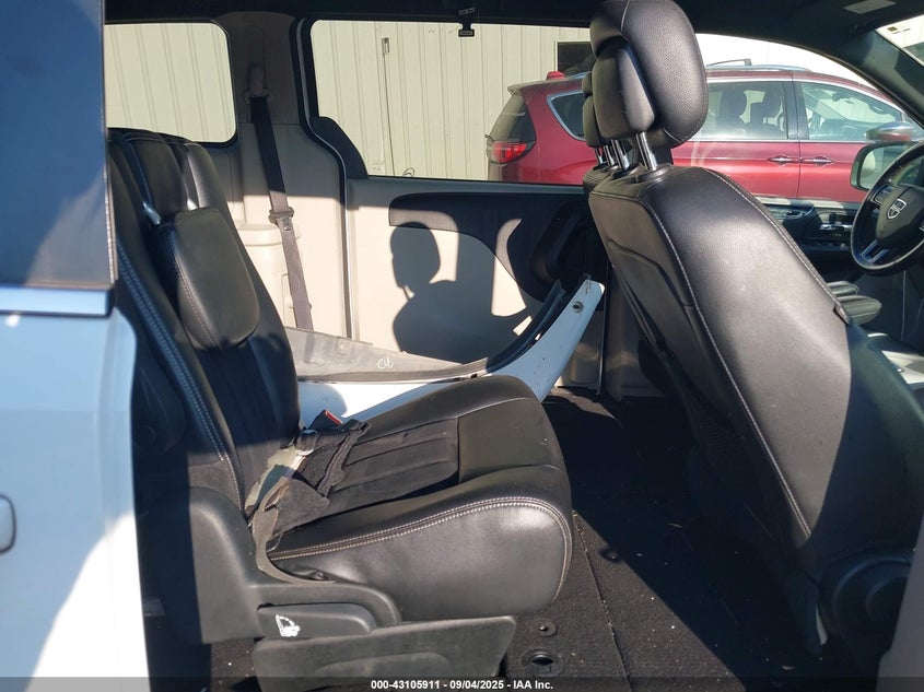 2018 Dodge Grand Caravan Sxt VIN: 2C4RDGCG9JR300351 Lot: 43105911