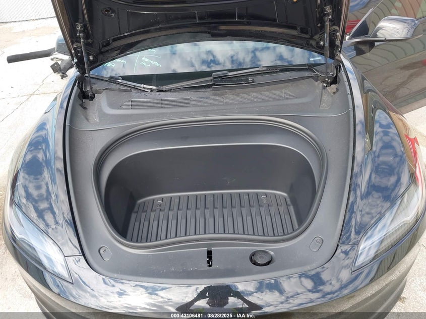2025 Tesla Model 3 Long Range All-Wheel Drive VIN: 5YJ3E1EBXSF886282 Lot: 43106481