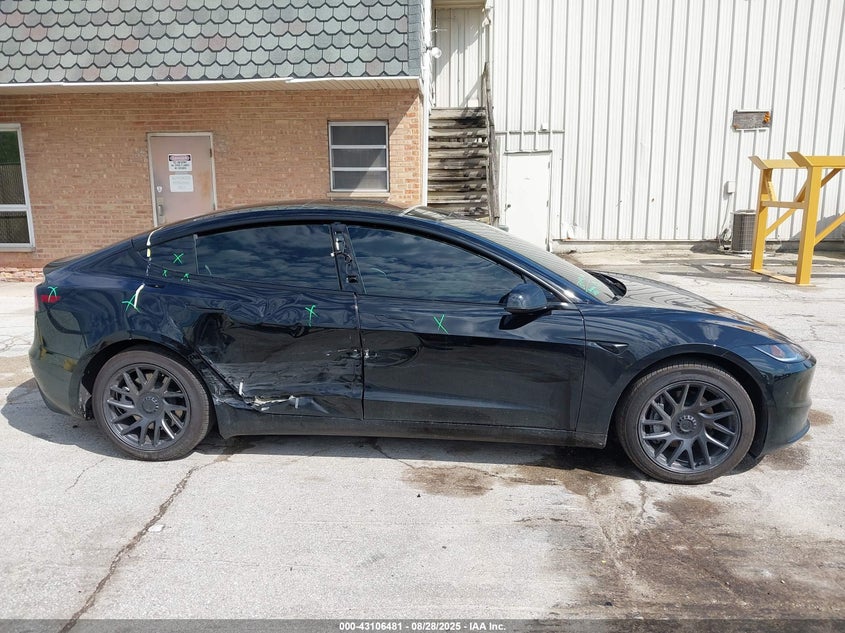 2025 Tesla Model 3 Long Range All-Wheel Drive VIN: 5YJ3E1EBXSF886282 Lot: 43106481