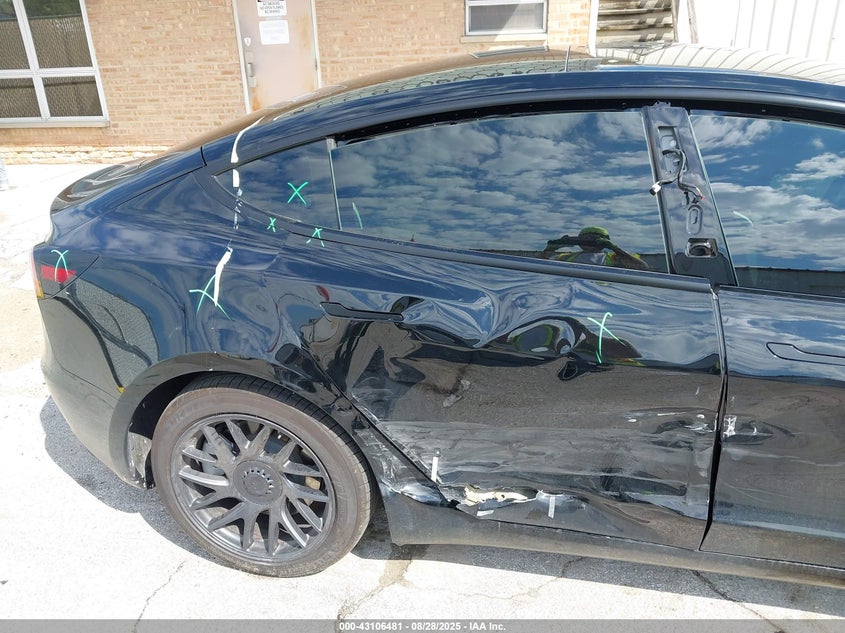 2025 Tesla Model 3 Long Range All-Wheel Drive VIN: 5YJ3E1EBXSF886282 Lot: 43106481