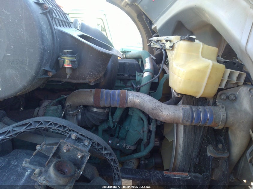 2016 Volvo Vn Vnl VIN: 4V4NC9EG8GN941172 Lot: 43106977