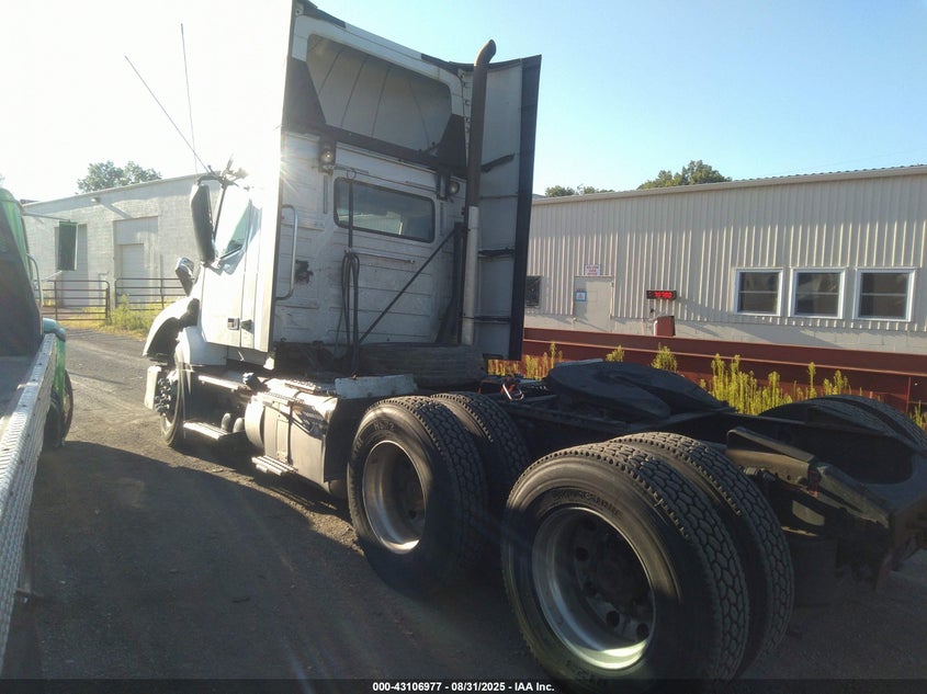 2016 Volvo Vn Vnl VIN: 4V4NC9EG8GN941172 Lot: 43106977