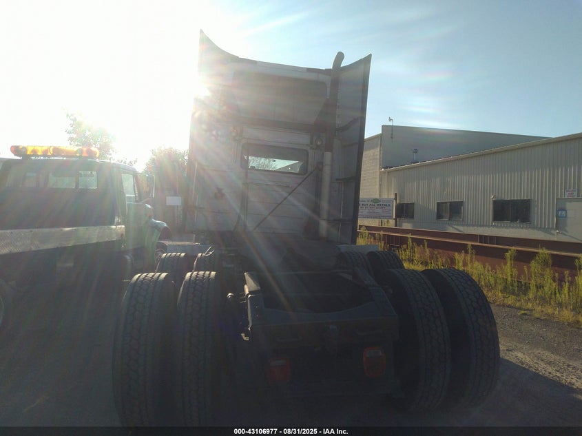 2016 Volvo Vn Vnl VIN: 4V4NC9EG8GN941172 Lot: 43106977