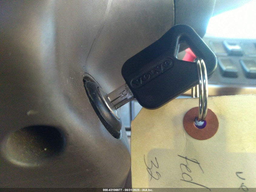 2016 Volvo Vn Vnl VIN: 4V4NC9EG8GN941172 Lot: 43106977