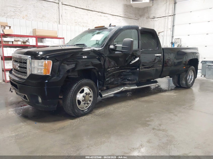 1GT426C84CF188930 2012 GMC SIERRA photo no. 2