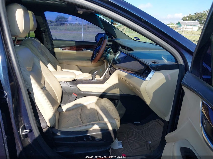 2017 CADILLAC XT5 LUXURY - 1GYKNDRS2HZ183084