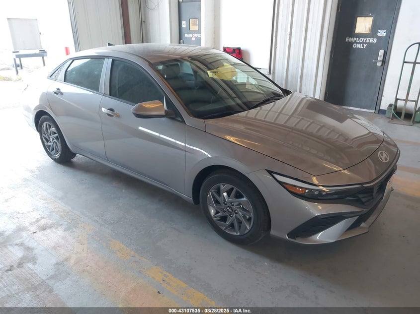 HYUNDAI ELANTRA BLUE