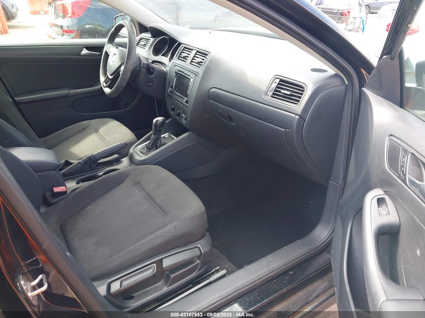 2015 VOLKSWAGEN JETTA 2.0L S - 3VW2K7AJ2FM410305