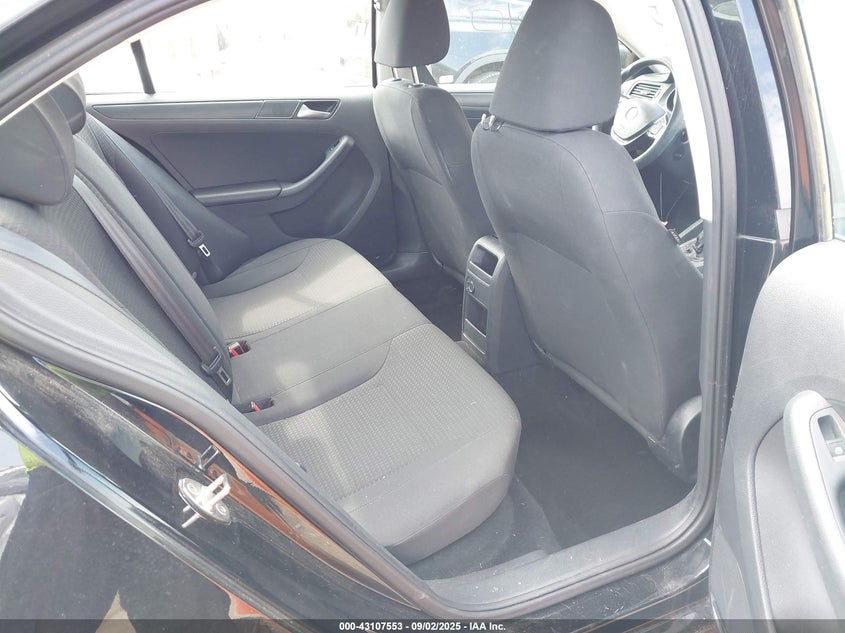 2015 VOLKSWAGEN JETTA 2.0L S - 3VW2K7AJ2FM410305