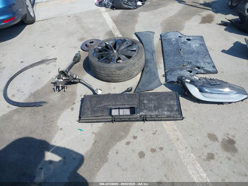 2020 Tesla Model X Performance Dual Motor All-Wheel Drive VIN: 5YJXCDE43LF275733 Lot: 43108050