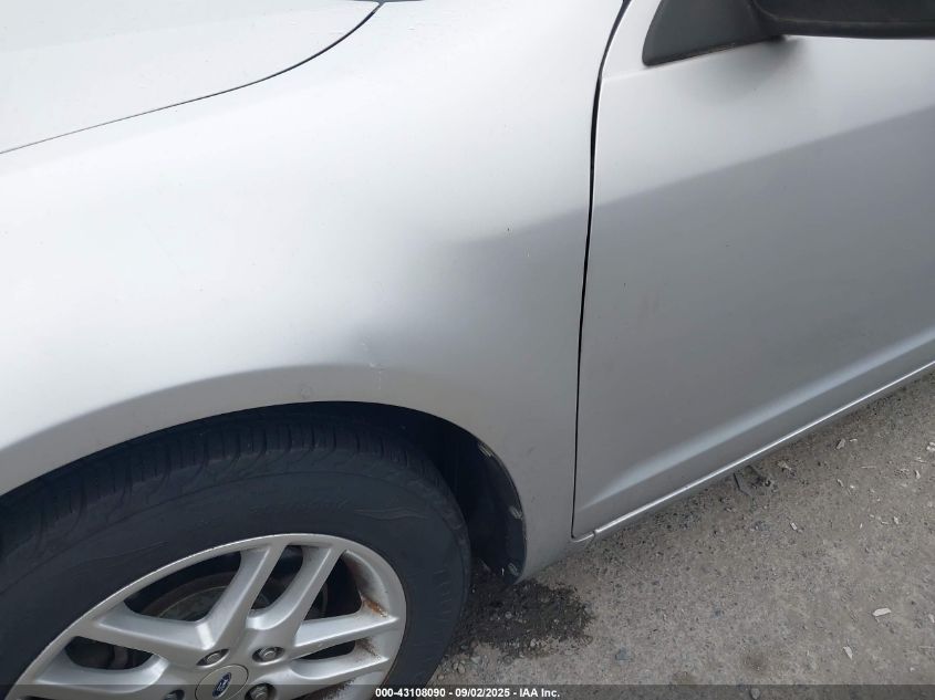 2011 Ford Fusion S VIN: 3FAHP0GA2BR262768 Lot: 43108090