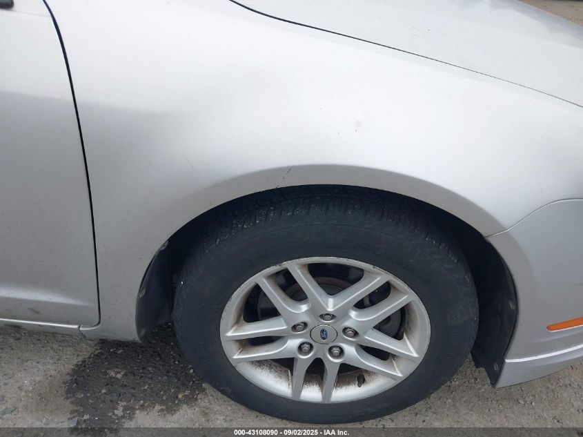 2011 Ford Fusion S VIN: 3FAHP0GA2BR262768 Lot: 43108090