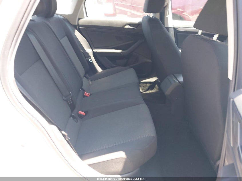 2019 Volkswagen Jetta 1.4 1.4t R-line 1.4t S 1.4t Se White Lot 111043108372 Vin 3VWC57BUXKM046553