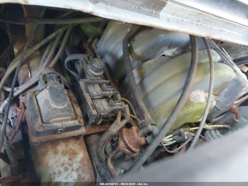 1990 Ford Econoline E150 Van VIN: 1FTDE14N5LHA12679 Lot: 43108721