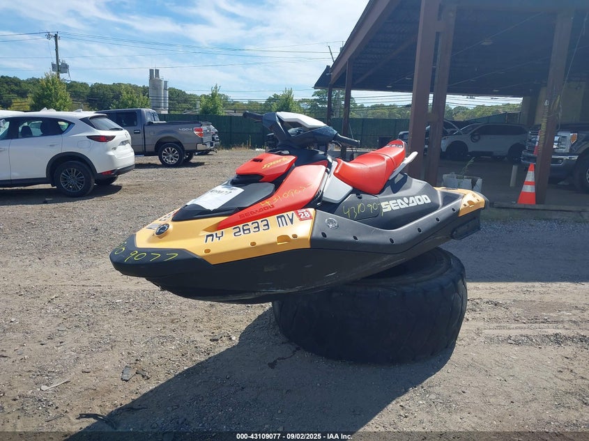 2025 Seadoo Spark orange null null XXXXXYDV77966E424 photo #3
