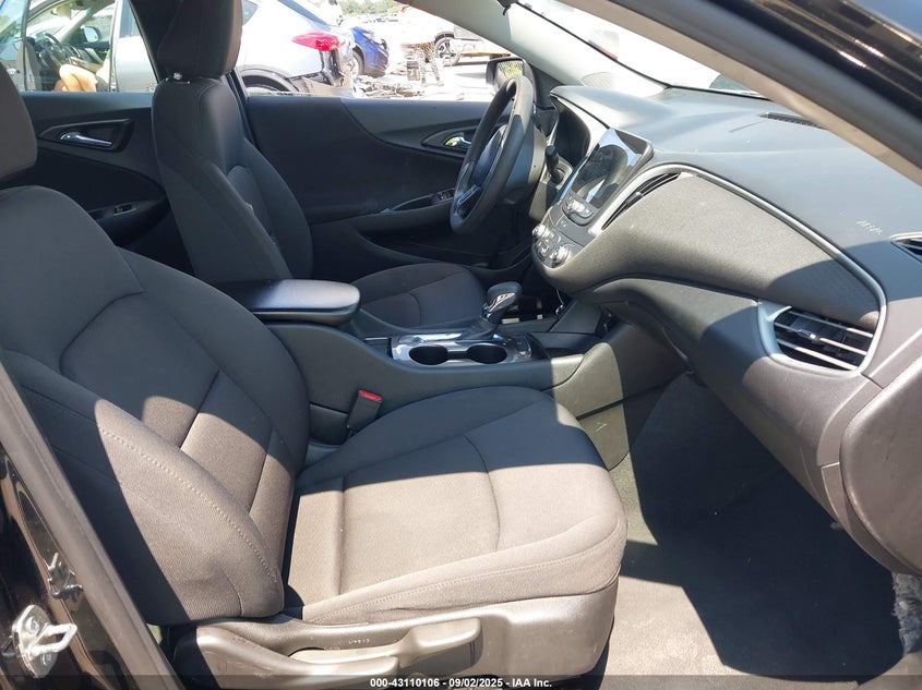 VIN 1G1ZB5ST4NF207879 2022 CHEVROLET MALIBU FWD LS