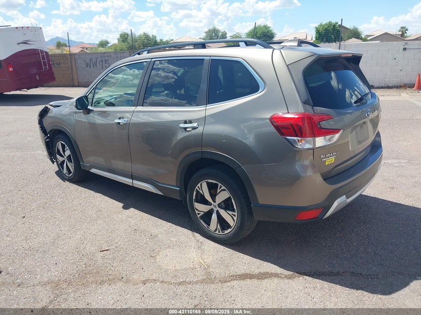 Vin: jf2skawc6kh400158, lot: 43604458, subaru forester touring 20193