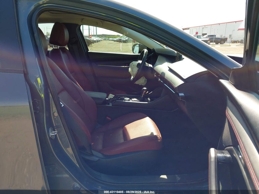 2025 MAZDA MAZDA3 2.5 S CARBON EDITION - 3MZBPBCM8SM452726