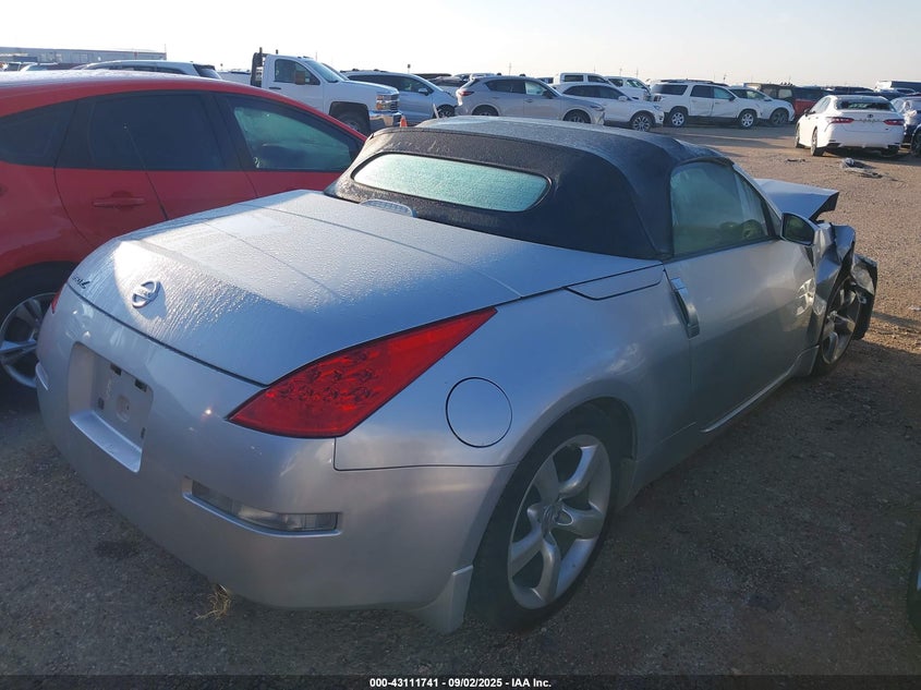 JN1BZ36A08M850475 2008 NISSAN 350Z photo no. 4