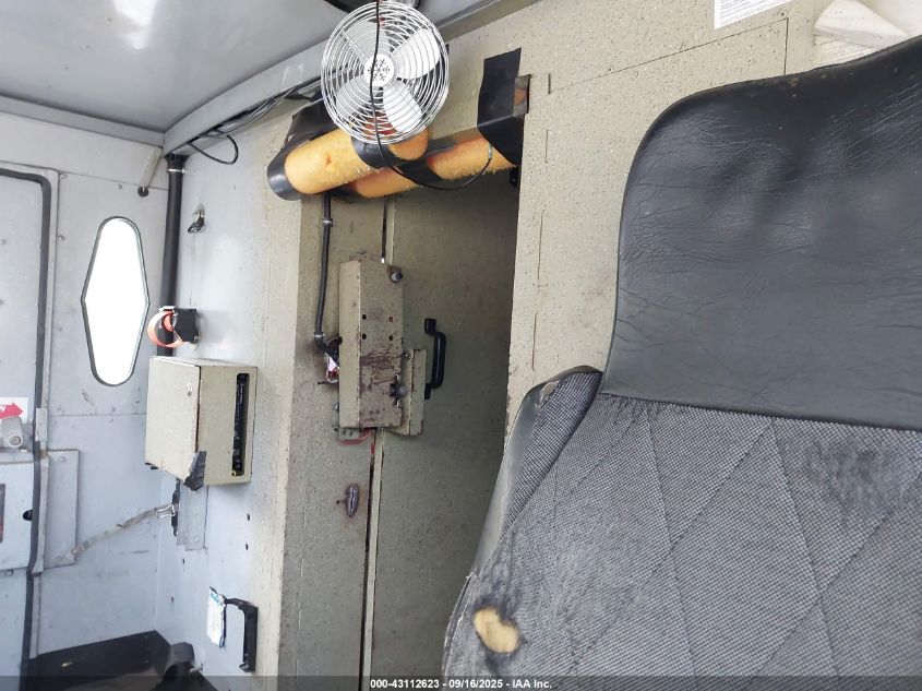 2000 International 4000 4700 VIN: 1HTSCAAP7YH262566 Lot: 43112623