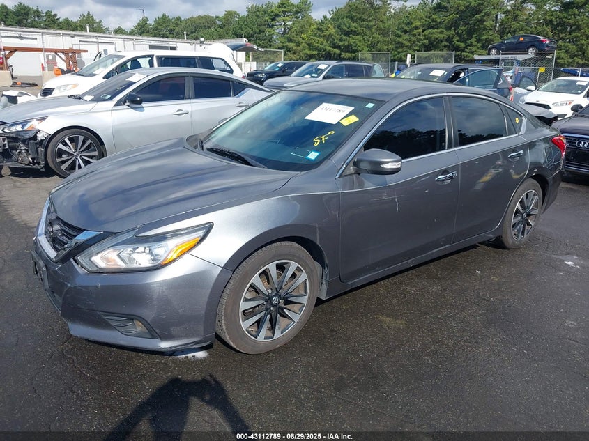 1N4AL3AP5JC195768 2018 NISSAN ALTIMA photo no. 2