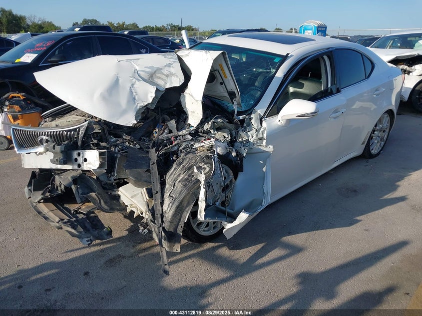 JTHBF5C26A5122477 2010 LEXUS IS photo no. 2