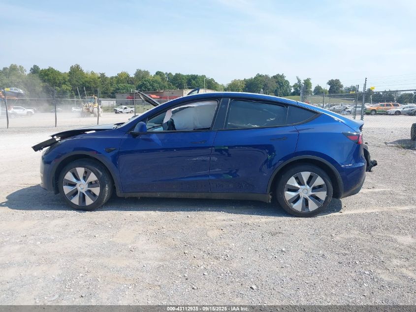 2024 Tesla Model Y Long Range Dual Motor All-Wheel Drive VIN: 7SAYGDEE3RA249918 Lot: 43112935