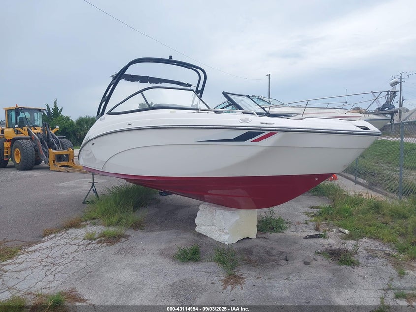 2017 Yamaha Other white null null YAMC0192J617 photo #1