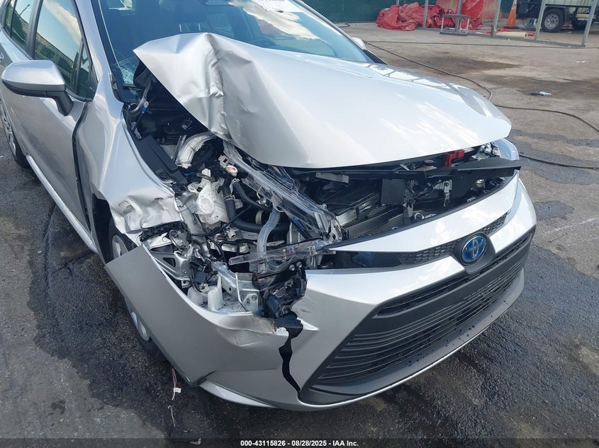 2025 TOYOTA COROLLA HYBRID LE - JTDBCMFE0SJ038786