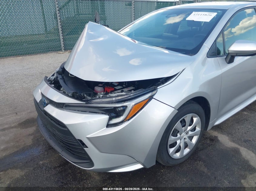 2025 TOYOTA COROLLA HYBRID LE - JTDBCMFE0SJ038786