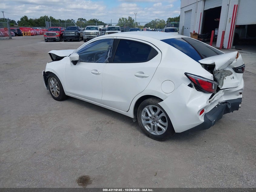 2017 Toyota Yaris Ia #3