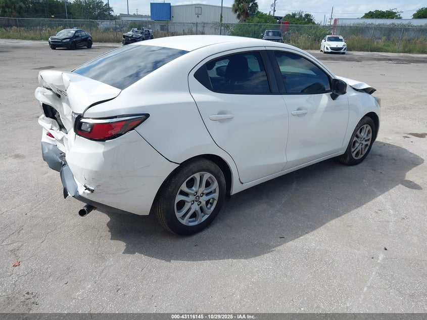 2017 Toyota Yaris Ia #4