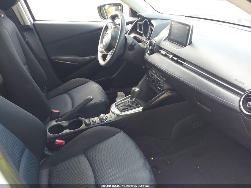 2017 Toyota Yaris Ia #5