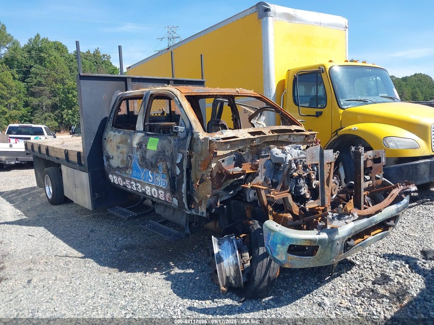 1HTKJPVK4PH588136 2023 CHEVROLET SILVERADO photo no. 2