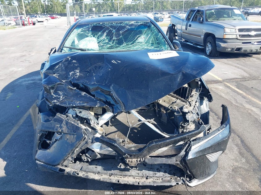 2018 TOYOTA CAMRY SE 4T1B11HK9JU144881