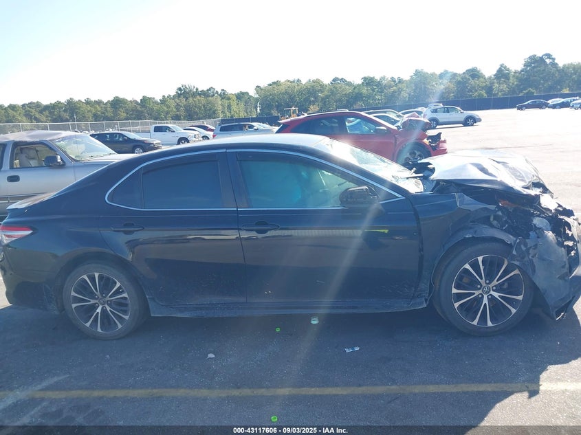 2018 TOYOTA CAMRY SE 4T1B11HK9JU144881