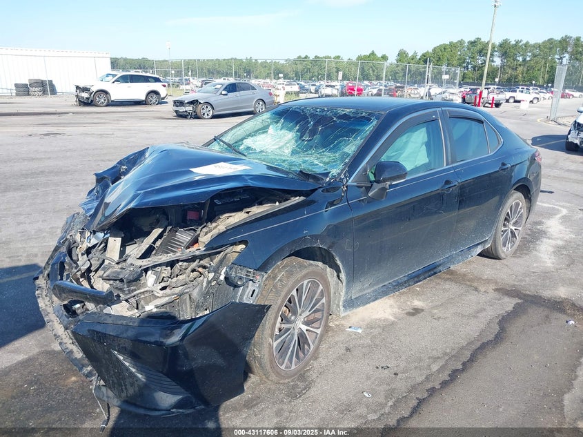 2018 TOYOTA CAMRY SE 4T1B11HK9JU144881
