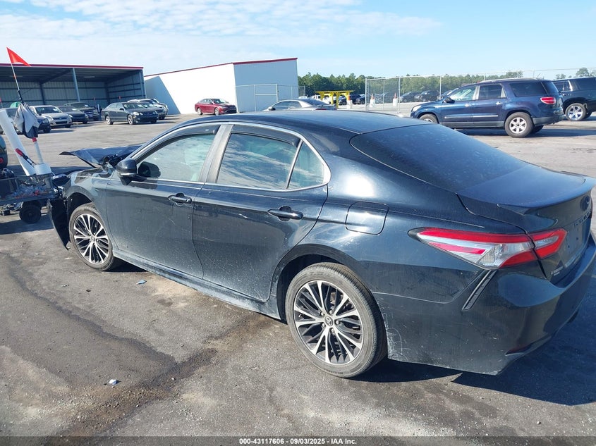 2018 TOYOTA CAMRY SE 4T1B11HK9JU144881