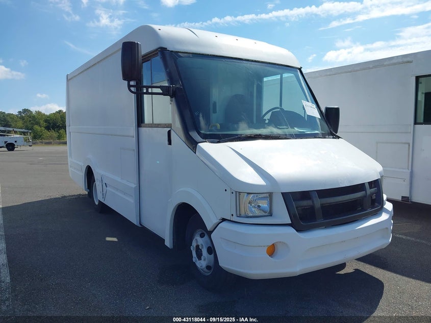 2015 ISUZU COMMERCIAL VAN