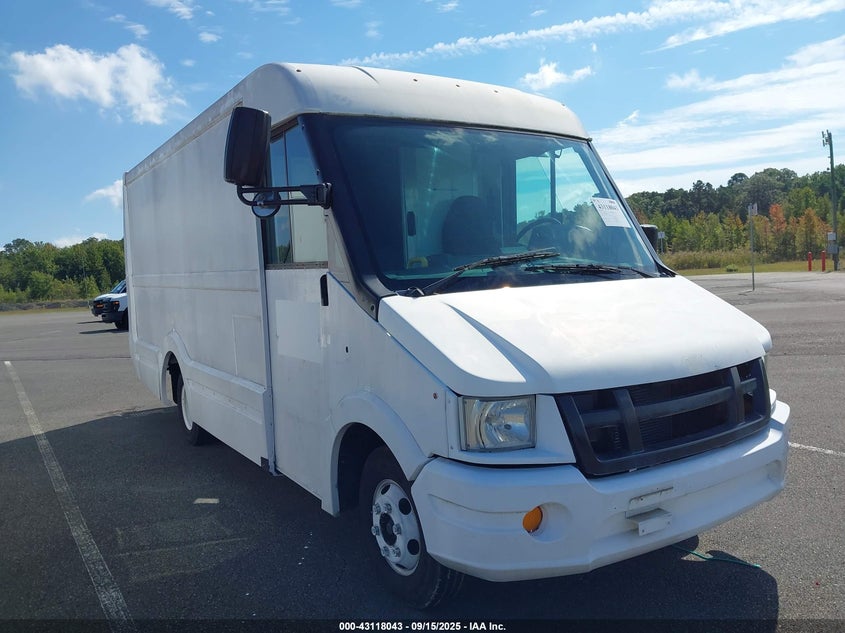 2013 ISUZU COMMERCIAL VAN