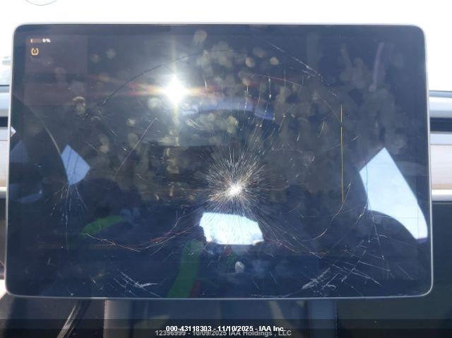 7SAYGDEE6NF424157 2022 TESLA MODEL Y photo no. 3